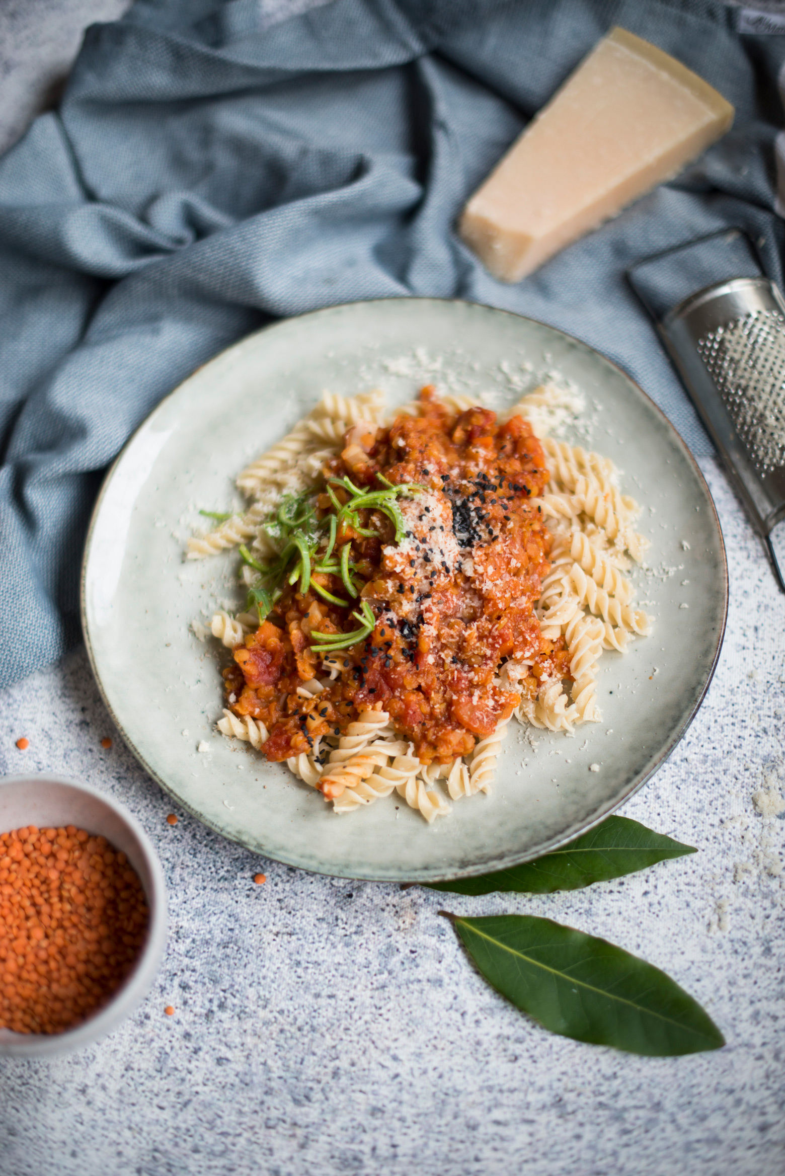 Read more about the article Vegane Linsen-Bolognese mit Gemüse