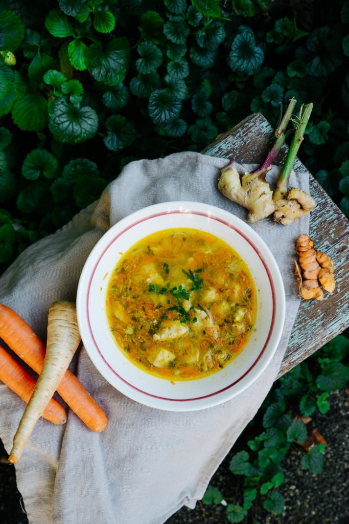 Bleib-gesund Suppe mit Seewinkler Ingwer und Kurkuma