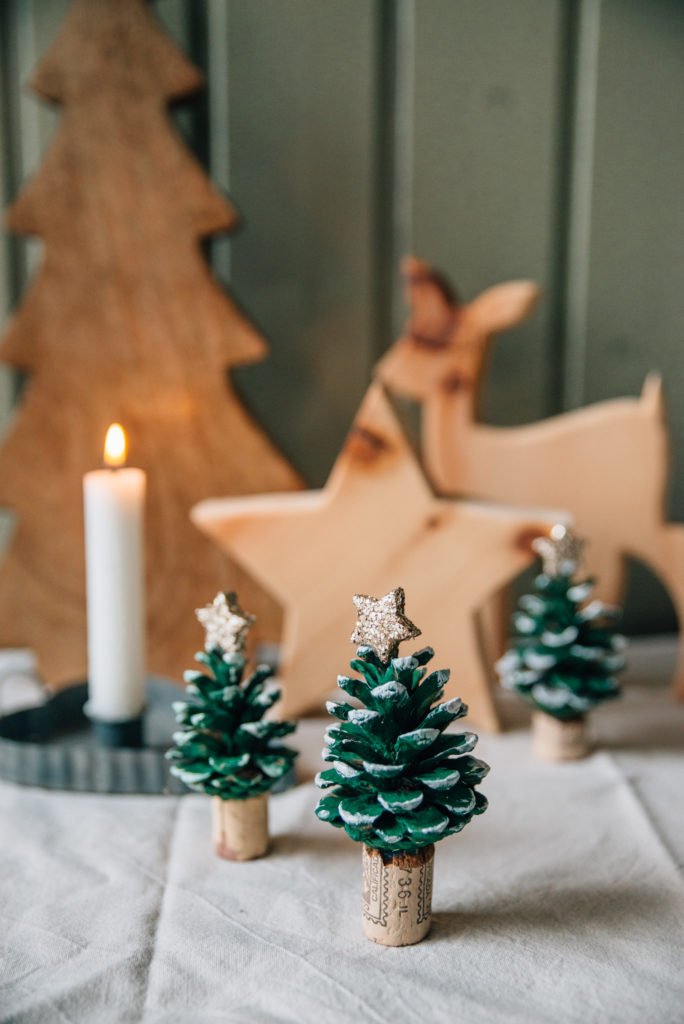 Tannenzapfen-Weihnachtsbäume DIY