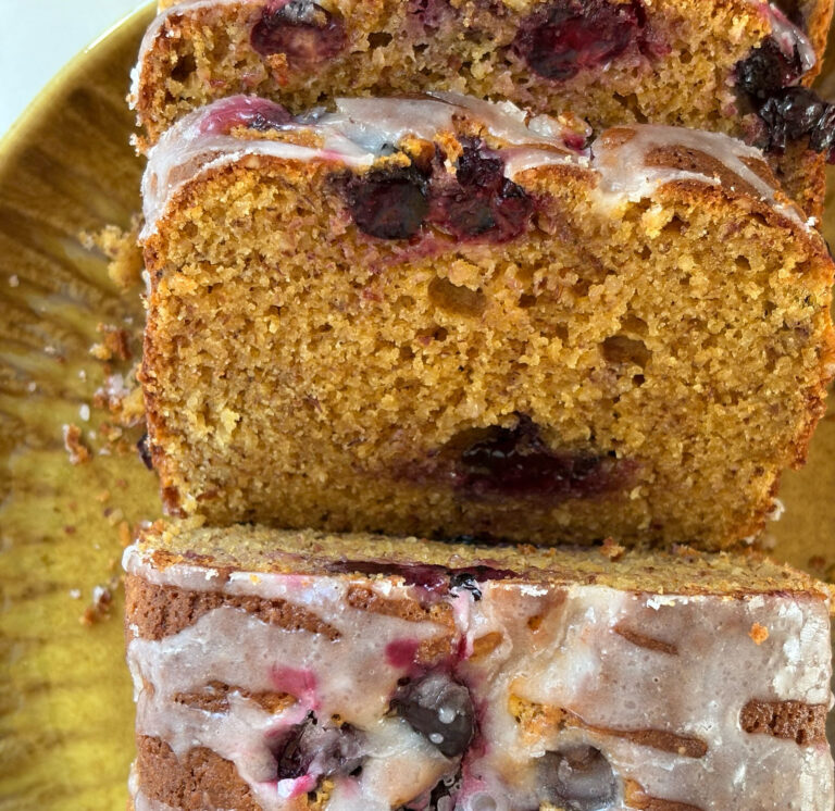 Read more about the article 3 Minuten Heidelbeer-Zitronen Kuchen